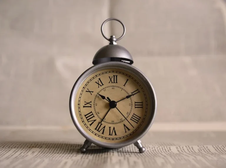 90-Minute Sleep Cycle: Time Your Alarm to Wake Up Clear