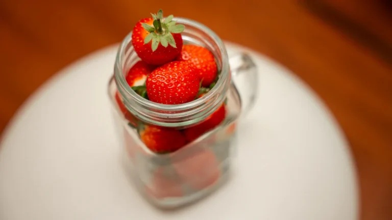 Strawberry Yoghurt Breakfast Pots for School Mornings